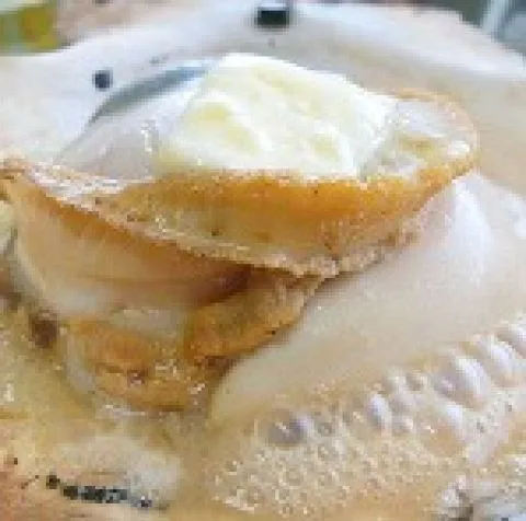 北海道産活ホタテのバター醤油焼き