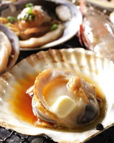 【北海道産天然活ホタテの網焼き】